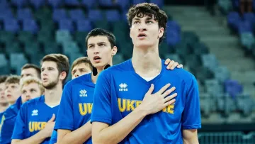 Син Кличка отримав травму у матчі за збірну України: баскетболіст не зміг самостійно залишити майданчик
