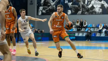 Долю матчу між Харківськими Соколами та Черкаськими Мавпами визначив один кидок: турнірна таблиця Суперліги