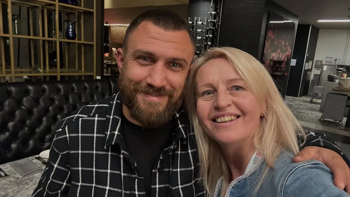 «Розмовляли про нашу улюблену Україну»: Ломаченко у Колумбії зустрівся з зіркою боксу