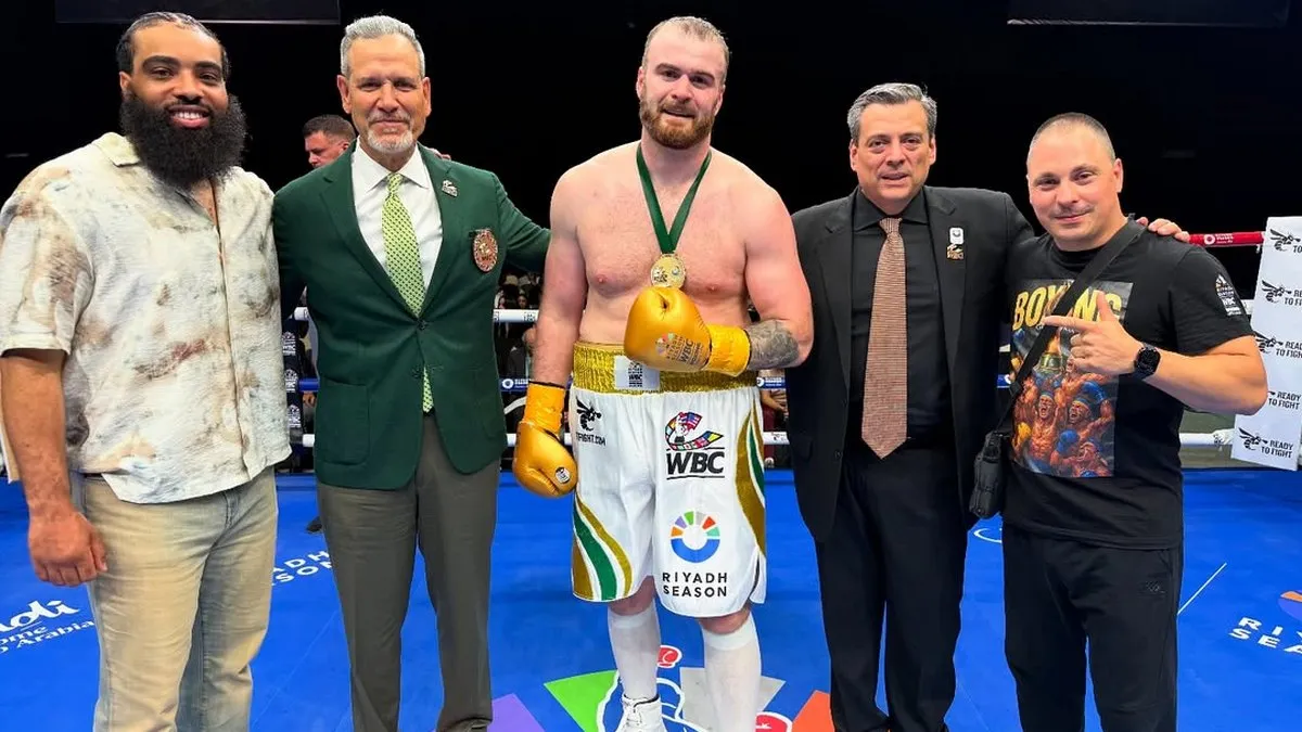 Закрив єдине фіаско: український суперважковаговик Рогава тріумфально повернувся після важкої поразки