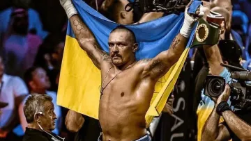 Усик хоче бій з кривдником Майка Тайсона: промоутер сказав, коли планується поєдинок не за правилами боксу