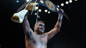 «Мені так болить у грудях»: ексчемпіон світу з боксу раптово помер, вимовивши останні слова доньці