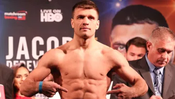 Відомий український боксер повертається на ринг: він битиметься у андеркарті поєдинку за звання чемпіона світу