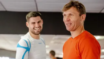 Тренер української зірки боксу працює з росіянином: фахівець потрапив у скандал через відео у мережі