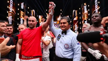 «Прокинувся – і знову звичайний чемпіон»: Гассієв обурився вердикту WBA після рішення Усика