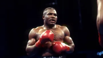 Колишній конкурент Тайсона і Льюїса після 20 років в’язниці кидав виклик Усику і вперше програв: відео