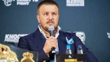 Колишній промоутер Усика відреагував на перемогу Кроуфорда в бою з «‎Канело»: «Мужичара‎»
