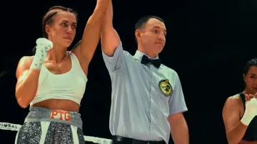 Битва за титул чемпіонки світу з боксу: українка «перестріляла‎» мексиканку та стала володаркою титулу