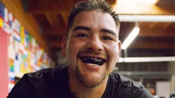 «Пару тижнів тому я переписувався з Усиком»: колишній чемпіон світу заявив, що обговорив з українцем їхній бій