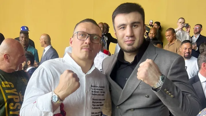 Узбецький гігант виграв нокаутом і вийшов до Усика: відео красномовної реакції українця на дострокову перемогу