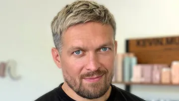 «Мені пасує? Думаю, таааак!»: Усик висловився з приводу свого несподіваного перевтілення
