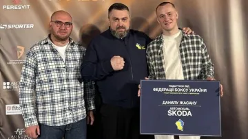 Виграв нагороду на ЧС-2025, отримав похвалу від Усика, а тепер ще й авто: на чому їздитиме зірка боксу