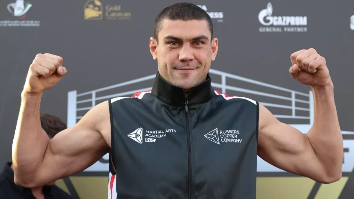 Олімпійський чемпіон з росії став першим володарем титулу у суперкрузервейті: боксер виграв технічним нокаутом