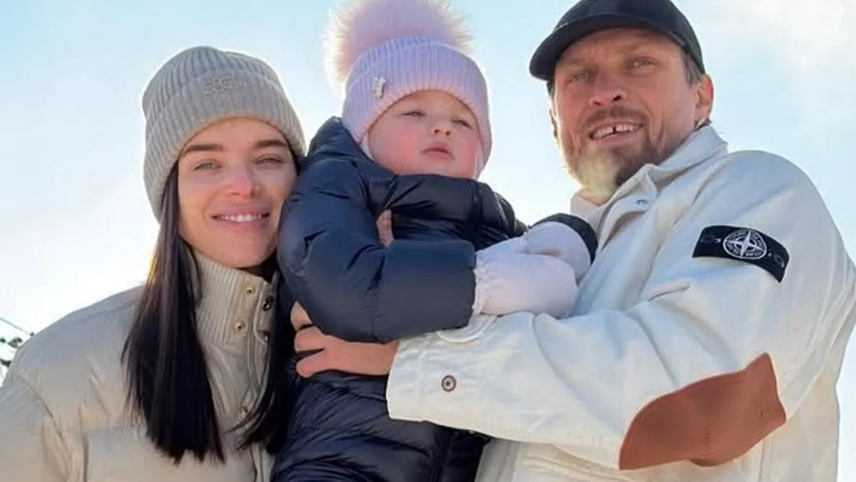 Усик показав, як тренується вдома з маленькою Марією: відео з чемпіоном і його дитиною