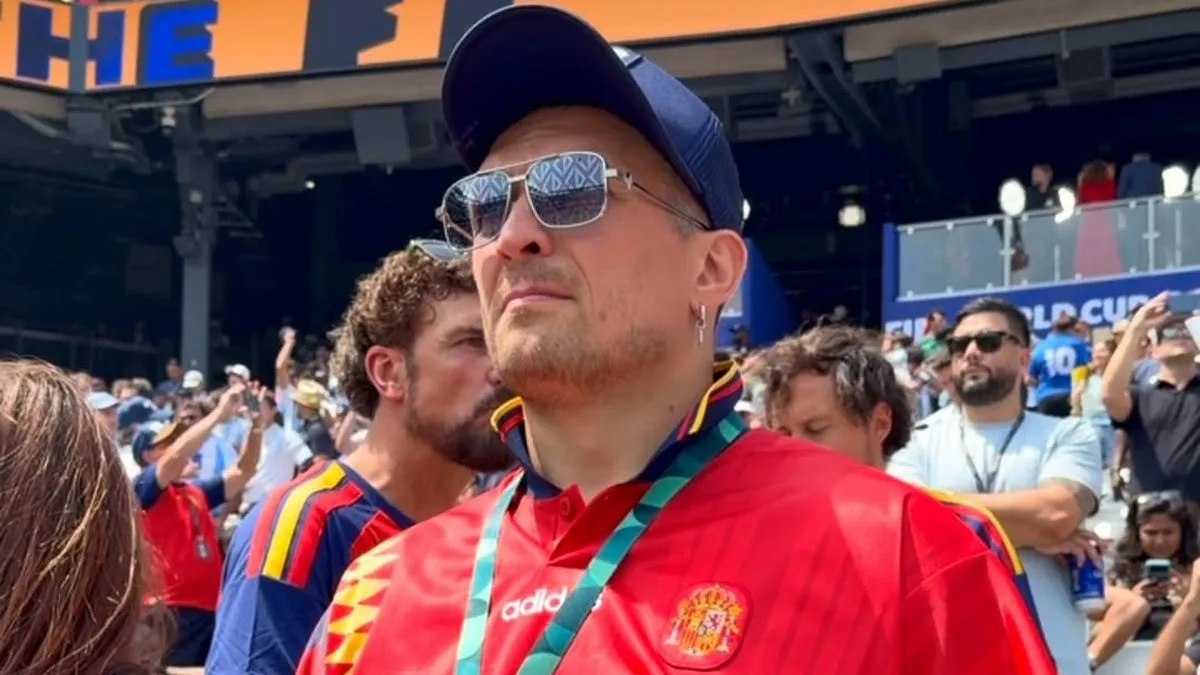 Усик розповів про поїздку на фінал ЧС-2026: боксер сказав, за кого вболівав у матчі