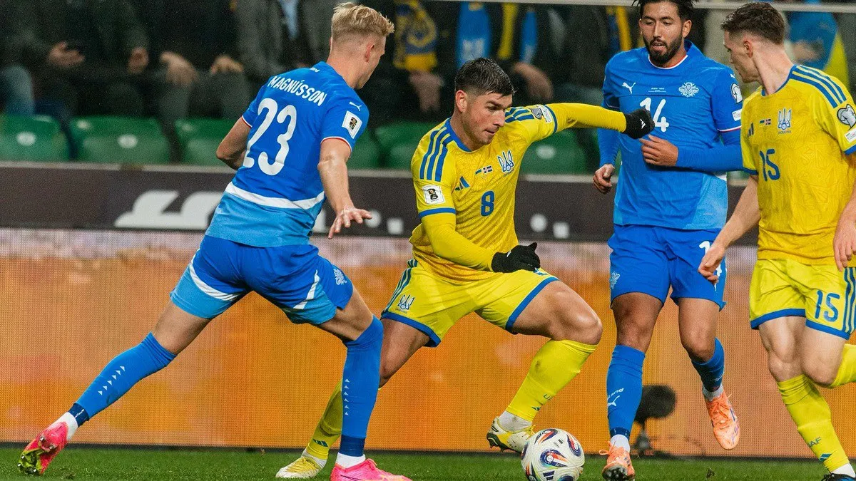 «За голову схопився, ніби небезпечний момент створив»: Леоненко розкритикував двох лідерів збірної України