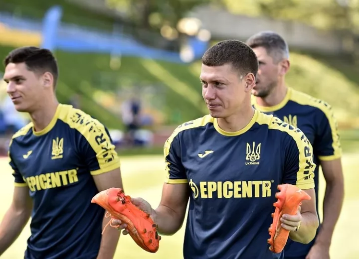 Матвієнко взяв участь у тренуванні збірної України після пошкодження в матчі з Англією: інший захисник залишив збірну