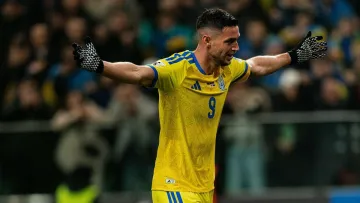 «Двічі примудрився у воротаря влучити»: Леоненко не промовчав щодо двох згаяних моментів зірки збірної України