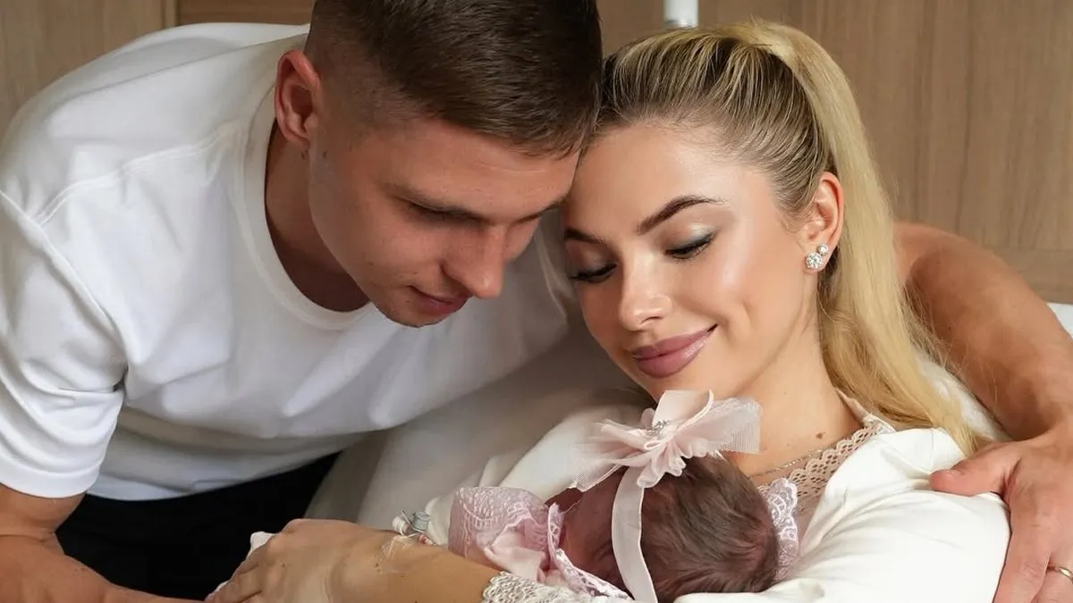 «Наш маленький всесвіт‎»: захисник збірної України та його дружина вперше стали батьками