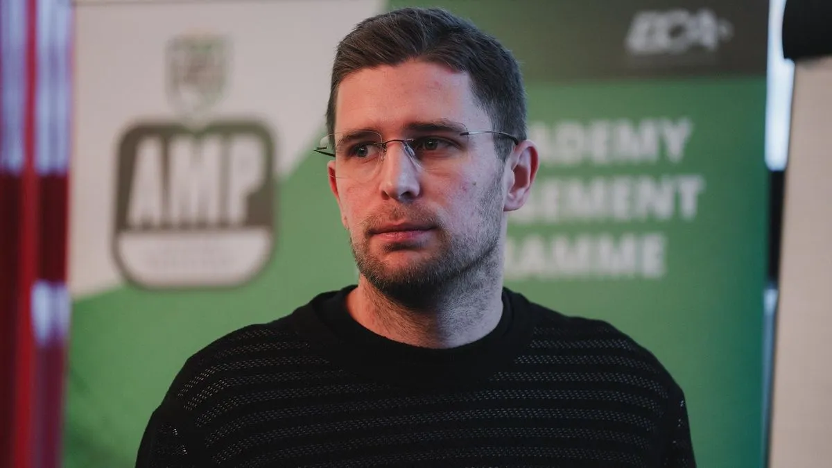 «‎Це дуже смішно»: колишній форвард Динамо Кравець вибачився перед Зінченком за інцидент у збірній України