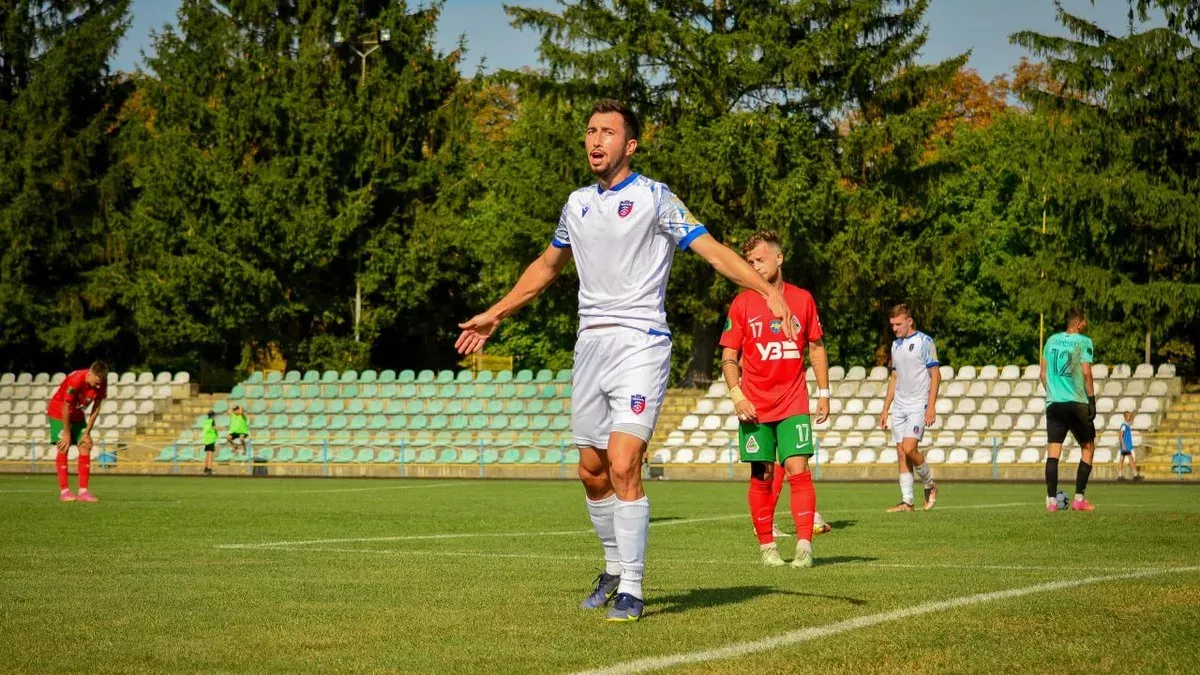 «Бюджет зрізали у два рази»: колишній гравець Звягеля розповів про фінансову ситуацію в клубі Першої ліги