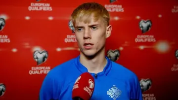 «Потрібно уважно за ним стежити»: форвард збірної Ісландії назвав найнебезпечнішого гравця у складі команди Реброва