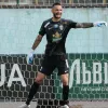 Зміна футбольного громадянства Кожухаря та інтерес Шерифу: агент воротаря Карпат відреагував на інформацію