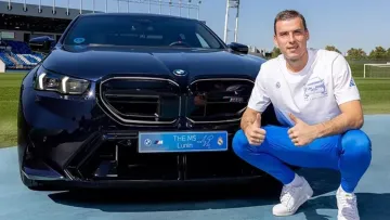 Лунін отримав від спонсора Реалу дорогу машину: яку марку авто обрав собі голкіпер збірної України