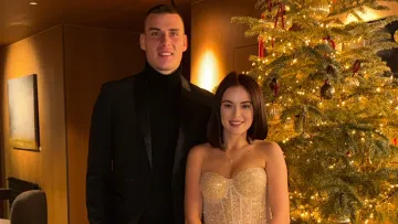 «Чемпіон із раптових танців»: дружина Луніна привітала чоловіка з днем народження і показала фото з тортом