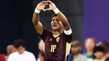 Динамо переглядає талановитого легіонера: захисник вже забив гол і оформив асист за київську команду