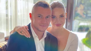 Дружина Зубкова знялася для відомого бренду: відверте відео та фото з коханою вінгера Шахтаря