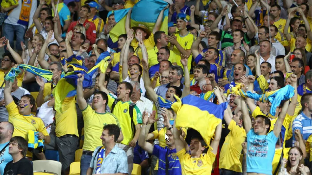 Вболівальники повертаються на стадіони України: Мінмолодьспорту описало, як проходитимуть матчі