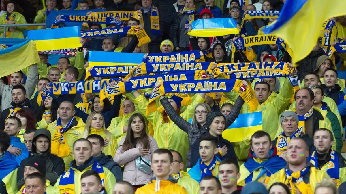 Українські фани вивісили патріотичний банер на матчі проти Півн. Македонії: фото акції, присвяченої Залужному