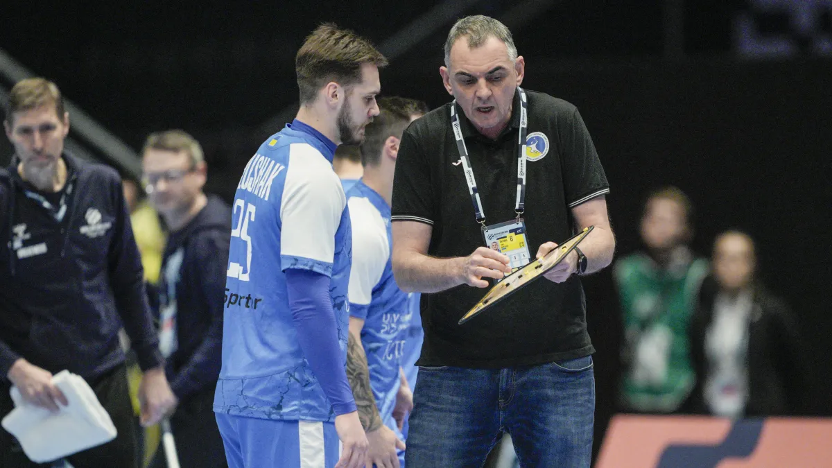 «У нас є проблеми із замінами»: головний тренер збірної України прокоментував провал на Євро-2026