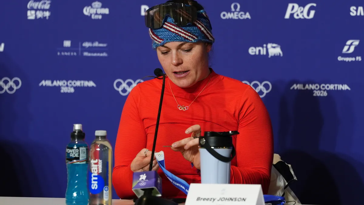 «Моя медаль вирішила піти власним шляхом»: призери Олімпіади-2026 масово скаржаться на браковані нагороди