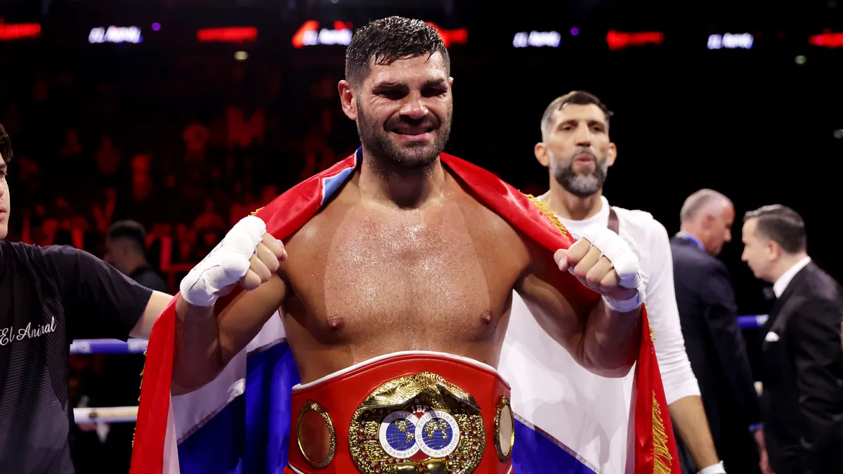 Колишні титули Усика IBF, WBA та WBC: визначилися всі діючі чемпіони хевівейту