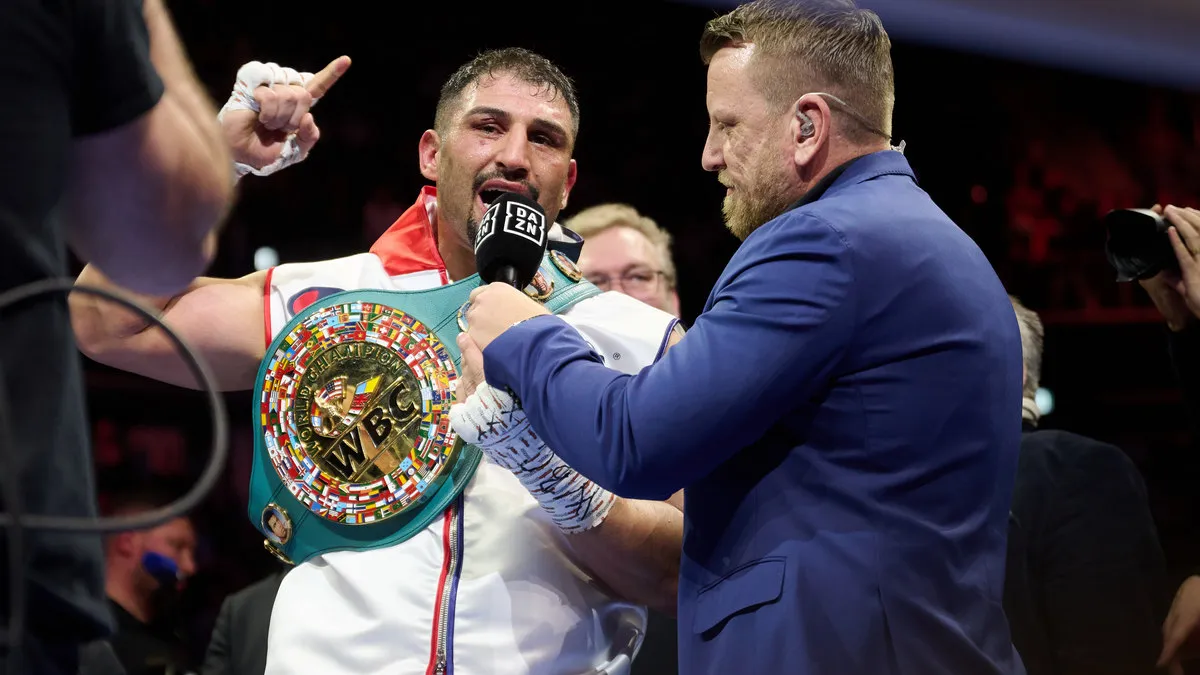 «Усик або поб'ється зі мною, або звільнить титул»: Усик почув жорсткий ультиматум від Кабаєла