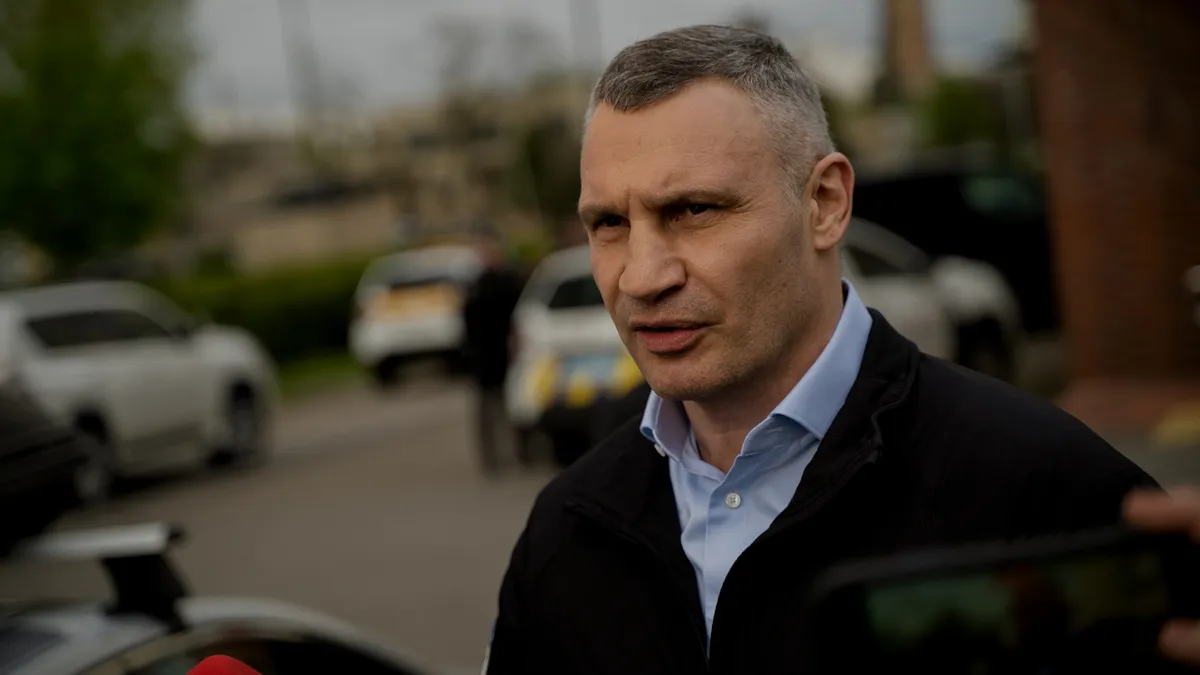 Від годинника XIX століття та зброї до роялю за майже мільйон: чим володіє легенда боксу Віталій Кличко