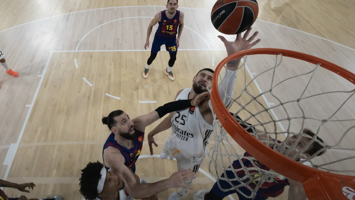 Лень дебютував за Реал у матчі з Барселоною: як зіграв український баскетболіст за мадридський клуб