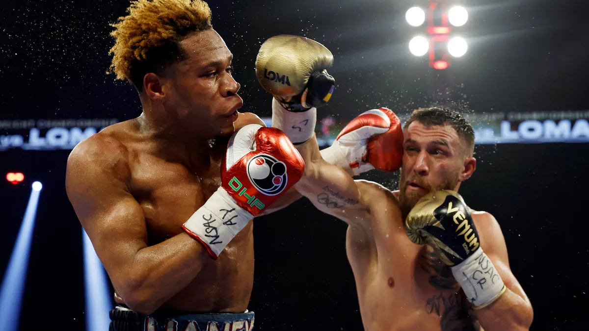 «Ми пройшли Ломаченка. А що зробив він?»: Хейні-старший згадав бій-скандал проти українця, захищаючи його сина