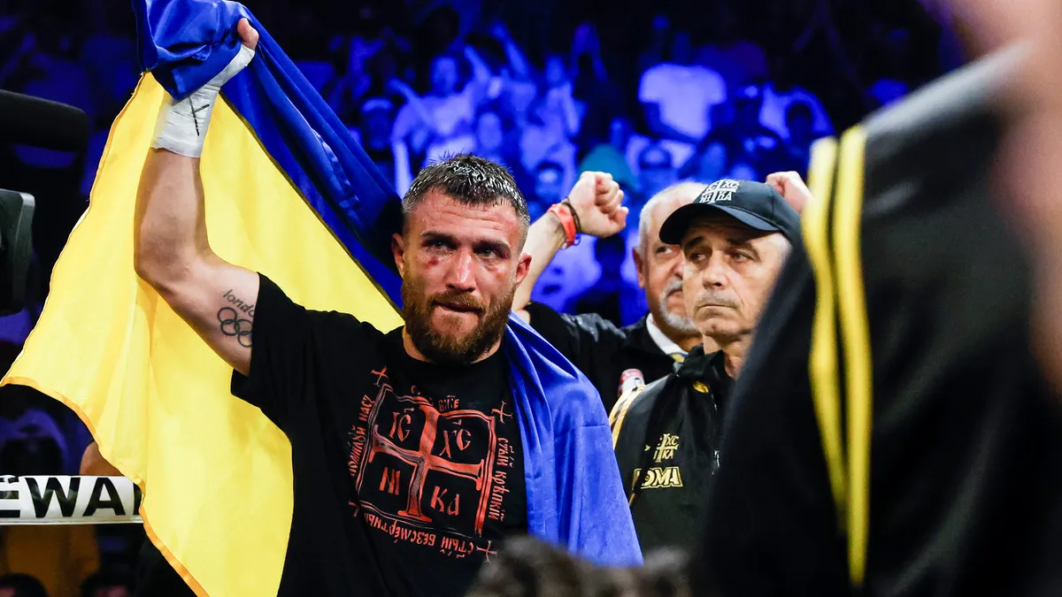 ChatGPT назвав топ-10 найбільш майстерних боксерів сучасності: штучний інтелект віддав друге місце українцю