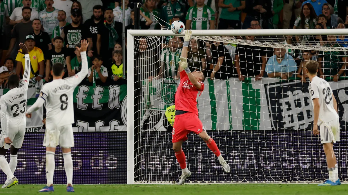 «Був найкращим гравцем Реалу»: головний тренер Бетіса «звинуватив» Луніна у невиграші його команди