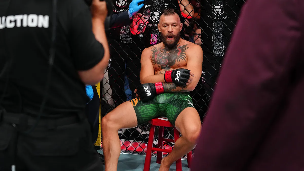«‎Я повністю розбитий»: Макгрегор відреагував на фіаско у поєдинку з Голловеєм