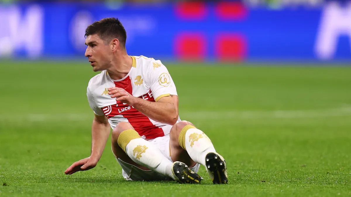 Малиновський став найгіршим у матчі з Інтером: українець отримав жовту картку й не вийшов на другий тайм