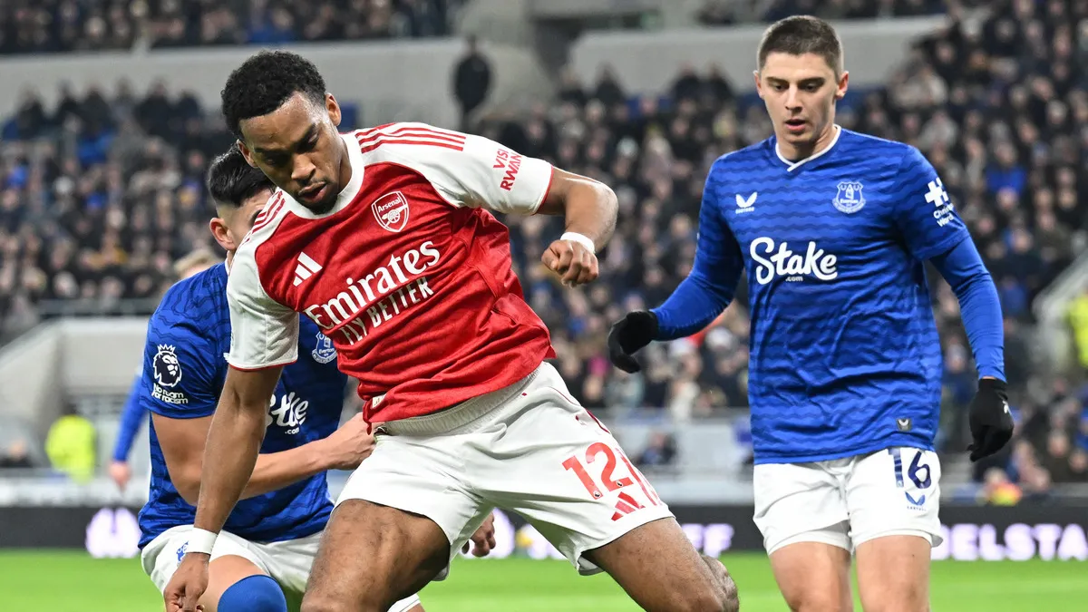 Миколенка покарали за неспортивну поведінку: яку оцінку отримав українець за гру проти Арсеналу