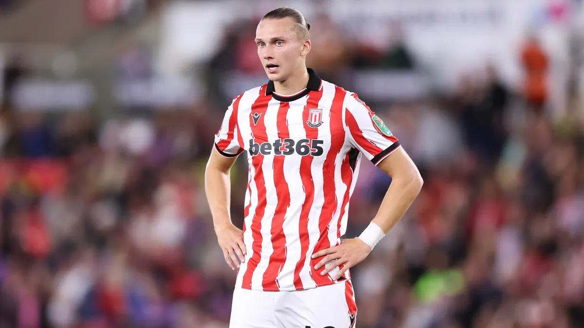 Британські фани заспівали про захисника збірної України: «‎У повітрі було 7 російських бомбардувальників»