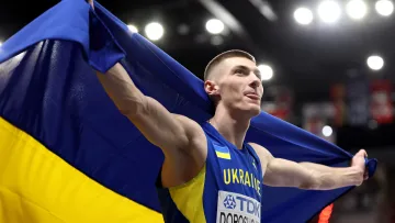 Збірна України здобула третю медаль на чемпіонаті світу з легкої атлетики: Дорощук виграв «золото»