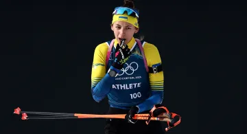Збірна України з біатлону розпочала виступи на зимовій Олімпіаді: наша четвірка фінішувала у топ-10 естафети 