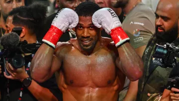«Бій з мінімальними ризиками, але з максимальним чеком»: відомо, чи піддавався Джошуа у бою з Полом