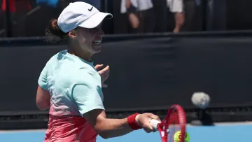 Калініна та Олійникова дружно вилетіли з Australian Open-2026: в турнірі залишилася єдина представниця України